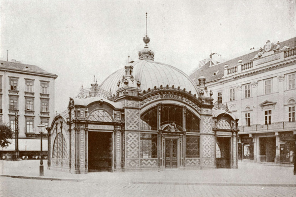 Budapest, M1 metró, Deák Ferenc tér, lejárócsarnok, bélyegkép