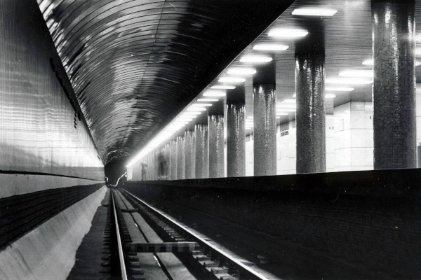 Budapest, M2 metró, Astoria, bélyegkép
