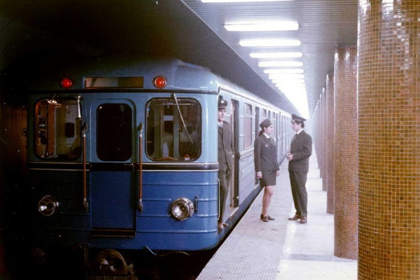 Budapest, M2 metró, Astoria, bélyegkép
