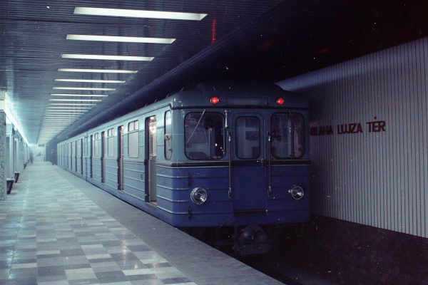 Budapest, M2 metró, Blaha Lujza tér, bélyegkép