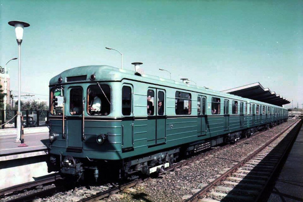 Budapest, M2 metró, Örs vezér tere, bélyegkép