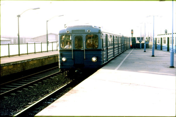 Budapest, M2 metró, Örs vezér tere, bélyegkép