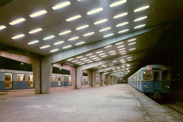 Budapest, M2 metró, Örs vezér tere, bélyegkép