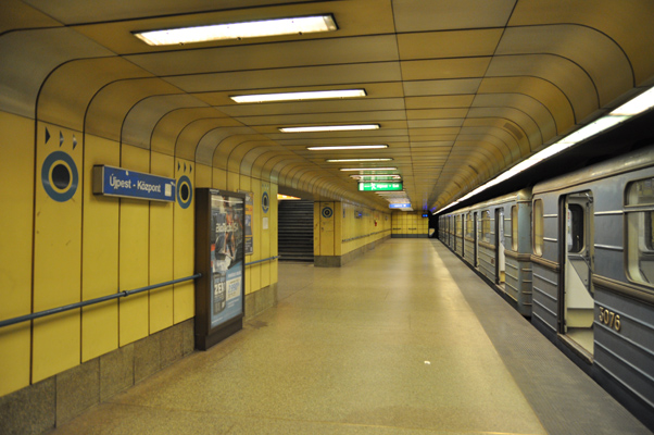 Budapest, M3 metró, Újpest-központ, bélyegkép