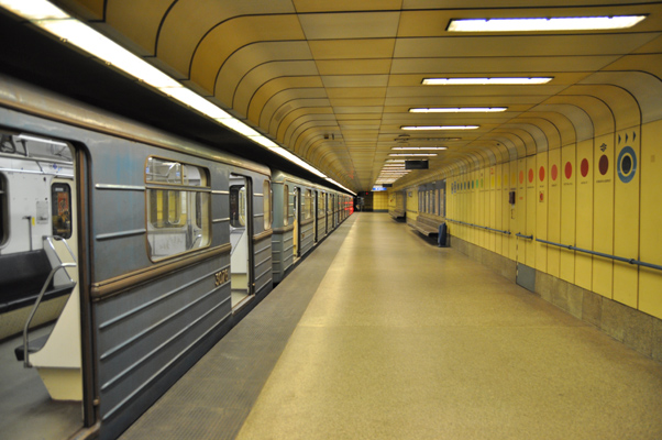 Budapest, M3 metró, Újpest-központ, bélyegkép