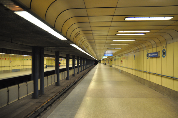Budapest, M3 metró, Újpest-központ, bélyegkép