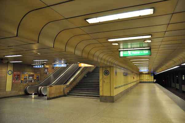 Budapest, M3 metró, Újpest-központ, bélyegkép