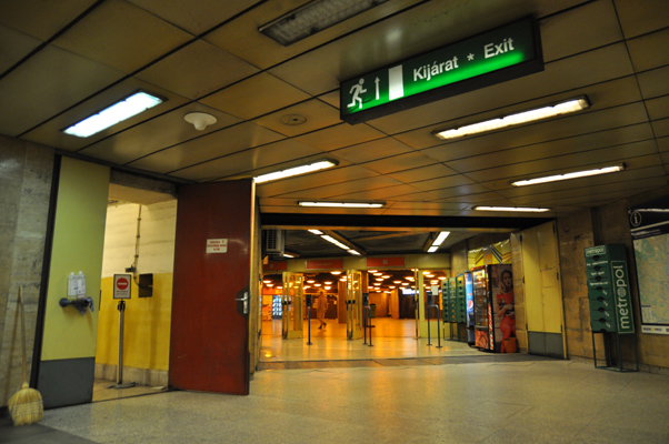 Budapest, M3 metró, Újpest-központ, bélyegkép