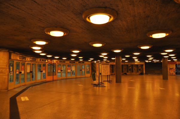 Budapest, M3 metró, Újpest-központ, bélyegkép