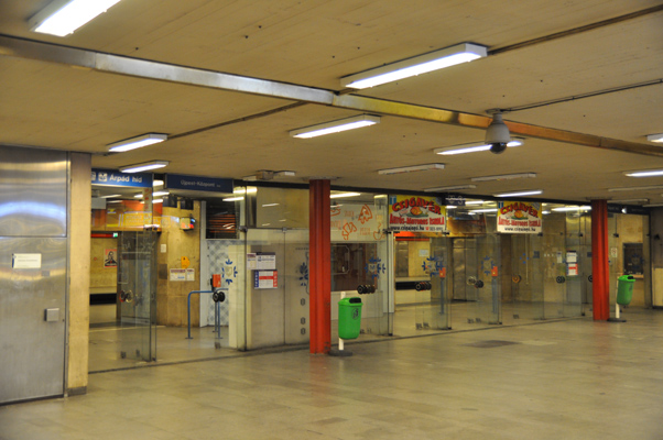 Budapest, M3 metró, Göncz Árpád városközpont, bélyegkép