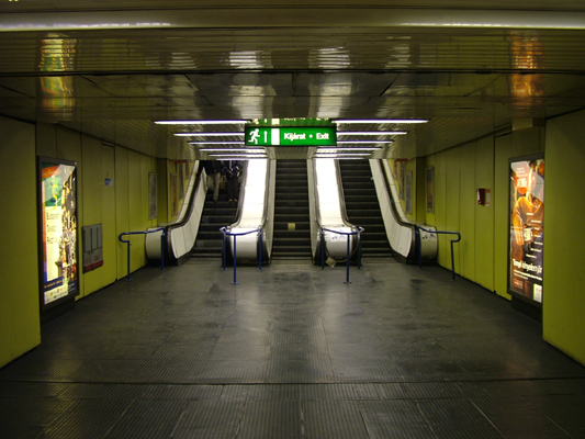Budapest, M3 metró, Arany János utca, bélyegkép