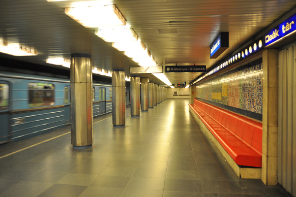 Budapest, M3 metró, Deák Ferenc tér, bélyegkép