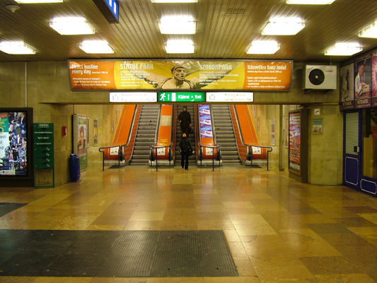 Budapest, M3 metró, Deák Ferenc tér, bélyegkép