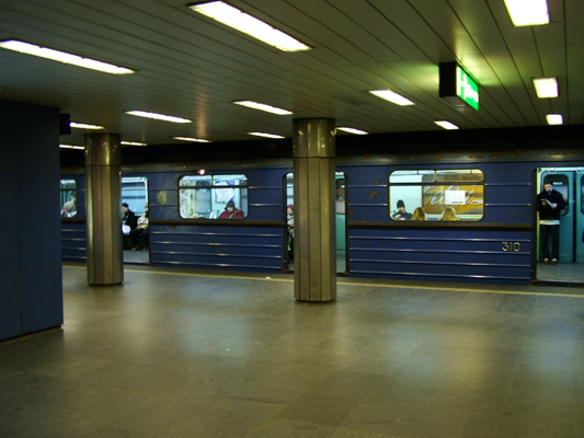 Budapest, M3 metró, Corvin-negyed, bélyegkép